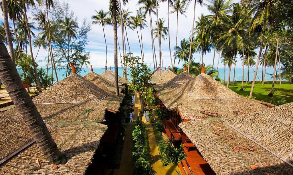 Lipa Bay Resort Lipa Noi Exterior foto