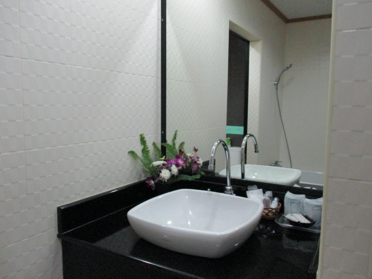 Lipa Bay Resort Lipa Noi Exterior foto